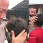 Tangis Polisi Pecah, Dekap Bocah Yatim Piatu di Aceh Ceritakan Unek-unek Hidupnya