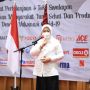 Menaker Ida Tinjau Vaksinasi Kedua Bagi Pekerja Ritel di Bandung