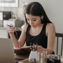 Dosen Tak Pernah On Camera saat Kelas Online, Alasannya Bikin Sedih