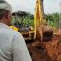 Kematian Covid-19 Meningkat, Penggalian Makam di Bogor Pakai Alat Berat