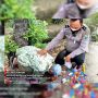 Viral Polisi Borong Dagangan Kakek Penjual Mainan saat PPKM, Aksinya Tuai Pujian
