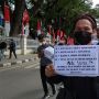 Imbas PPKM Darurat, Pelaku Usaha Coffee Shop Gelar Aksi Jualan di Jalananan Medan