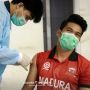 Bek Madura United Samuel Christianson Ajak Masyarakat untuk Vaksin COVID-19