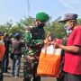 Ratusan Penggali Kubur dan Pemulasaran Jenazah TPU Pondok Rajeg Dapat APD Terbaik