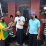 Warga Muslim Bagikan Daging Kurban kepada Umat Hindu Bali