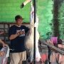 Hotel Sunarko Berbagi Daging Qurban untuk Warga Sekitar Jalan Parangtritis