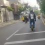 Viral Pria 'Motoran' Dengan Satu Roda, Nggak Pakai Rem dan Setang Bikin Melongo