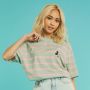 Manisnya Koleksi GUESS / Mickey & Friends, Ada Perpaduan Gaya Vintage dan Retro