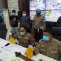 Massa Aksi Tolak PPKM di Bandung Tertangkap Bawa Pistol dan Obat Terlarang