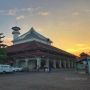 5 Masjid Bersejarah dan Unik di Jawa Timur, Ada yang di Dalam Perut Bumi Lho!
