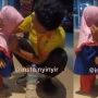 Balita Temani Sang Ayah Kerja Jadi Tukang Parkir Tiap Malam, Kisahnya Nyesek