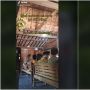 Menikah Tanpa Dekorasi, Hasil Foto Pasangan Pengantin Ini Malah Bikin Kagum