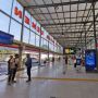 Satu Jam Perhatikan Porter Paruh Baya di Stasiun, Wanita Ini Merasa Hatinya Terkoyak