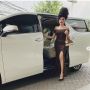 Potret Lucinta Luna Pamer Mobil Baru Hasil Keringat Sendiri, Bukan Kaleng-Kaleng