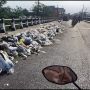 Duh, Sampah Numpuk di Jembatan Gadang Kota Malang hingga Timbulkan Bau Menyengat