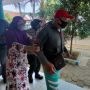 Keterbatasan Fisik Tak Halangi Pasutri di Malang Ini Berjuang Mendapat Vaksin COVID-19