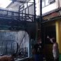 Diawali Ledakan, Gudang Balai RW 18 Brontokosuman Dilalap si Jago Merah
