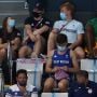 Atlet Inggris Pemenang Medali Emas Ini Tertangkap Kamera Asyik Merajut sembari Menoton