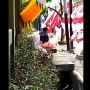 Viral Penjual Bendera Salat di Pinggir Jalan Daan Mogot, Netizen: Masya Allah