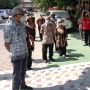 Hore! Vaksinasi Pelajar, Ganjar dan Gibran Bagikan HP ke Siswa di SMAN 3 Solo