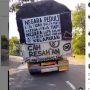 Sindir Pemerintah soal Pandemi, Tulisan di Belakang Truk ini Jadi Sorotan