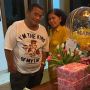 6 Potret Harmonis Hotman Paris dan Istri, Kemesraannya Bungkam Nyinyiran Netizen