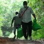 Perjuangan Antar Vaksin ke Pedalaman India: Lintasi Hutan dan Seberangi Sungai
