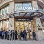 Imbas Larangan AS, Pendapatan Huawei Anjlok
