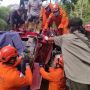 Truk Bermuatan Batu Hilang Kendali lalu Masuk ke Sungai, Pengemudi Tewas Terjepit