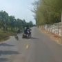 Viral Video Cowok Niat Pamer Ngebut, Pas Tancap Gas, Ban Belakang 'Berpisah Jalan'