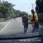 Viral Modus Jual Bendera, 2 Pria Cianjur Lakukan Pemaksaan pada Pengendara Mobil