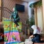 Ngakak! Viral Video Emak-emak Naik Sapu Terbang Karena Gabut PPKM