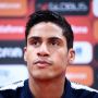 Diresmikan Manchester United, Raphael Varane Kenakan Nomor Punggung 19