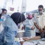 Tinjau Vaksinasi di Kepulauan Seribu, Sandiaga Diskusi dengan Munairoh Soal Pariwisata