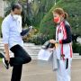 Jokowi Promosi Sepatu Buatan Greysia Polii, Netizen: Kereeen Diendorse Presiden