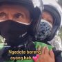Couple Goals! Viral Driver Ojol Lansia Bawa Istri Ngedate Bikin Warganet Baper