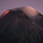Masih Erupsi, Gunung Merapi Luncurkan 20 Kali Awan Panas dan 172 Kali Guguran Lava