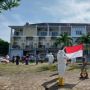 Nakes Berpakaian Hazmat dan Pasien Covid-19 di Jambi Peringati HUT ke-76 RI