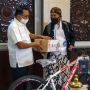 Sambut HUT ke-76 RI, Mahmudin Jalan Kaki Wonosobo-Jakarta, Dapat Sepeda dari Jokowi
