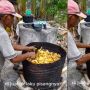 Diduga Tak Laku Dijual, Petani Merana dan Bakar Pisang di Tong Sampah