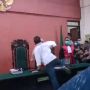 Viral! Tak Terima Divonis 3 Tahun, Aktivis Antimasker Banyuwangi Serang Hakim