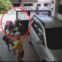 Viral Emak-Emak Naik Motor Tabrak Pagar Rumah Orang, Panik Dikejar Anjing Jadi Biang Kerok