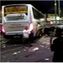 Ugal-ugalan, Bus Sugeng Rahayu Hantam Mobil Pikap Pengangkut Sayur hingga Sopir Terpental