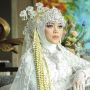 9 Potret Lesti Kejora Pakai Siger Sunda yang Tuai Perdebatan