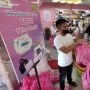 Toko Perlengkapan Wanita Bagikan Tas untuk Pengunjung yang Sudah Divaksin Covid-19