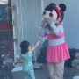 Bocah Berbagi ke Boneka Badut, Endingnya Membuat Mata Berkaca-kaca