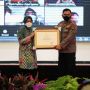 Mensos Risma Berikan Penghargaan Bagi 143 Aparat Penegak Hukum