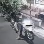 Viral Empat Pemuda Curi Kaleng Kerupuk, Kabur Naik Motor Boncengan Berempat