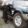 Bermodal Mesin Tank, Orang Ini Sanggup Bikin Mobil SUV Garang, Kelewat Kreatif!