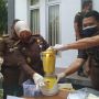 Uang Palsu Puluhan Juta Dibakar, Obat-obatan Terlarang Diblender